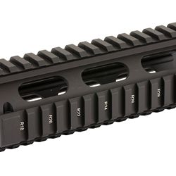 UTG PRO 4/15 CARB QUAD RAIL BLK