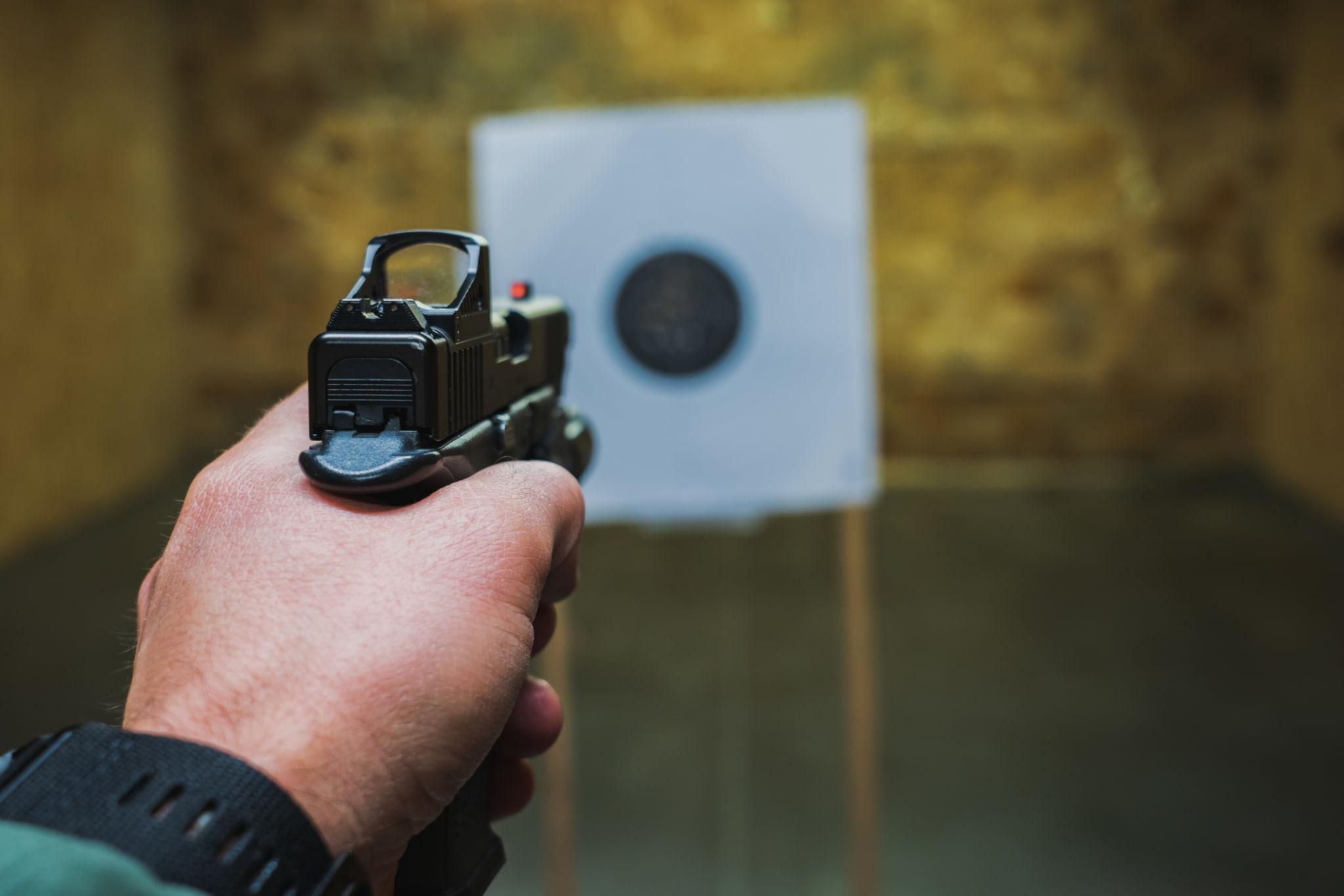 how to zero a red dot sight pistol aiming target guide